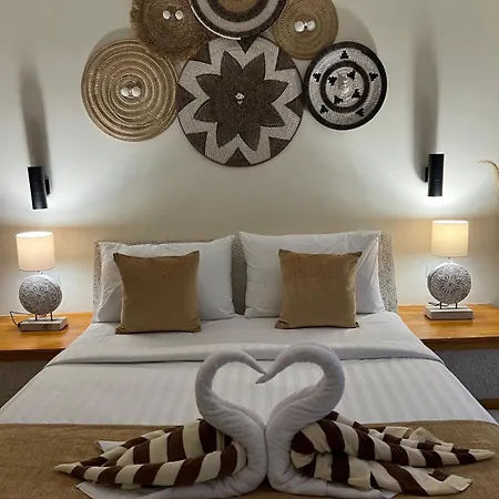Tanis Village - Luxury Villas Gili Air Exterior photo